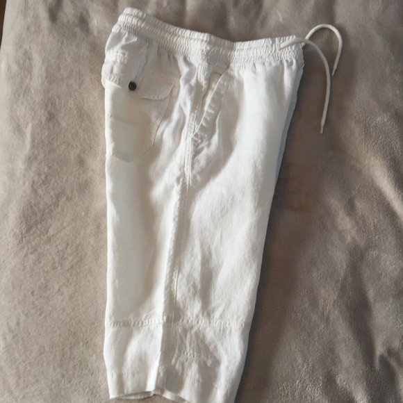 ❤️4/$20 POINT ZERO white linen carpi shorts - Picture 3 of 6